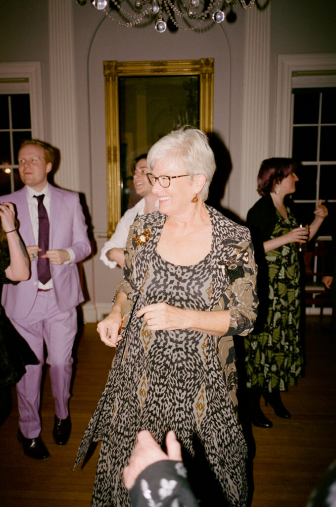 wedding guests dancing