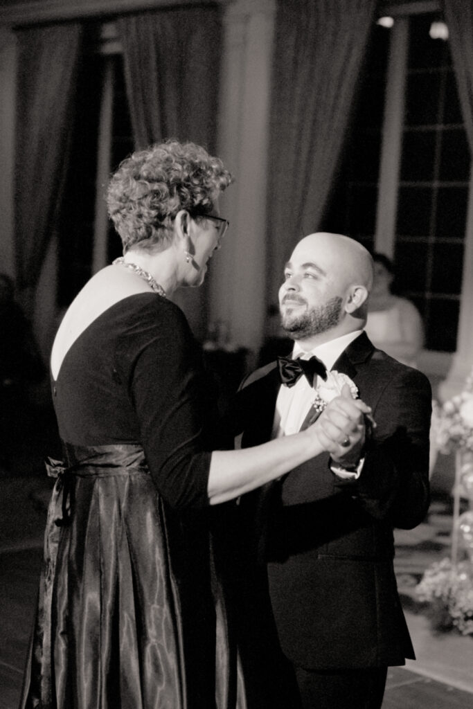 groom dancing with his mother